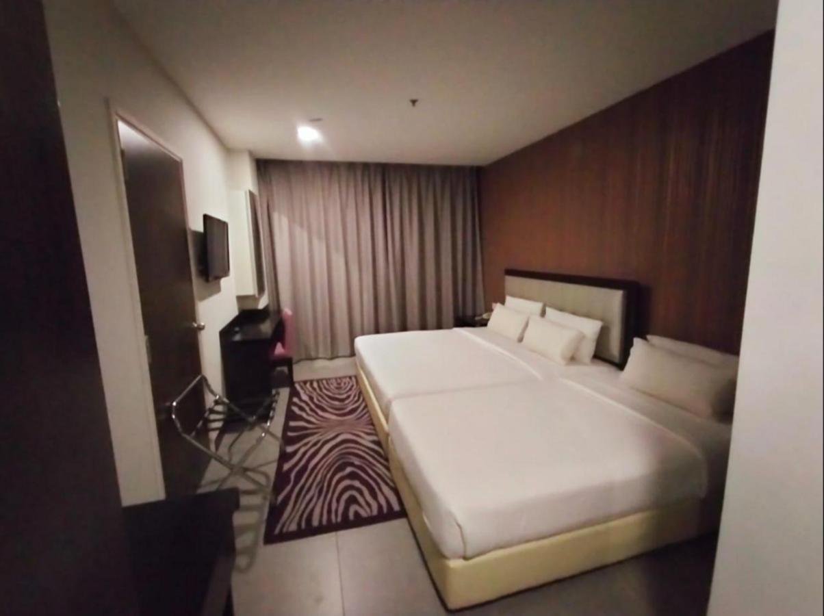 The Grand Campbell Hotel Куала Лумпур Екстериор снимка