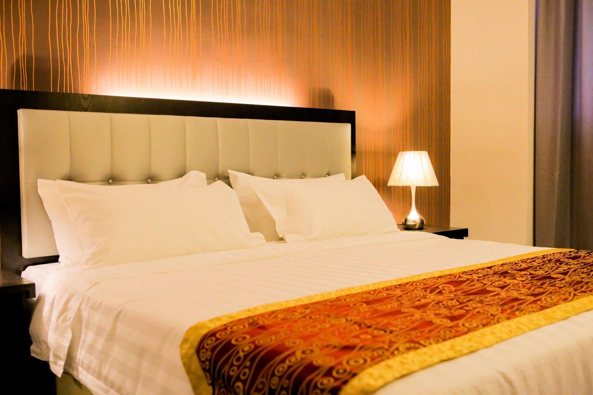 The Grand Campbell Hotel Куала Лумпур Екстериор снимка
