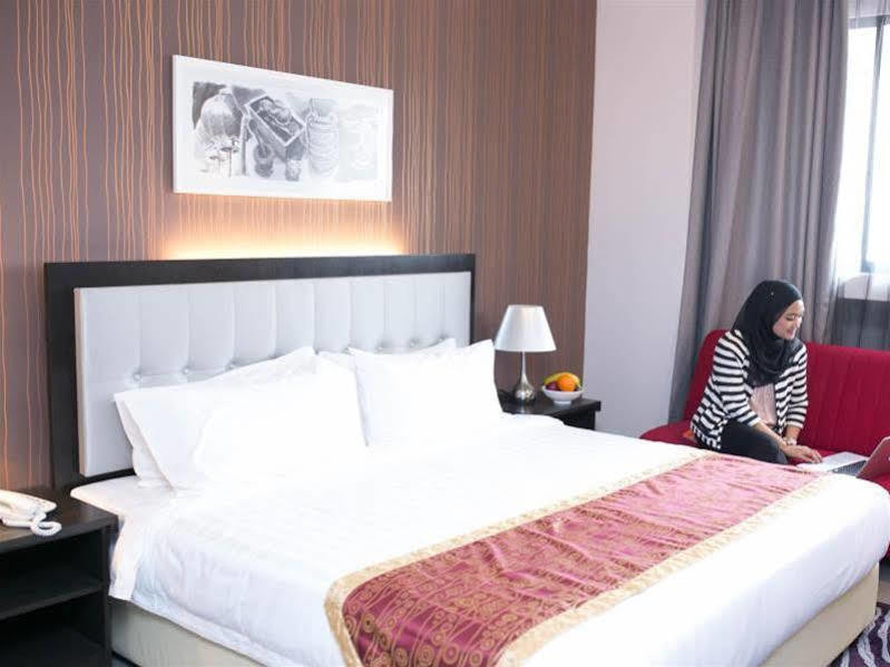 The Grand Campbell Hotel Куала Лумпур Екстериор снимка